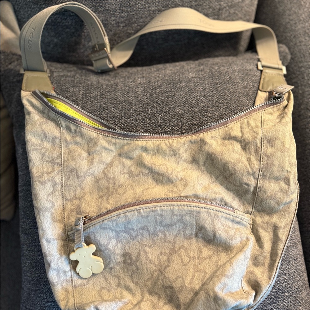 Tous Tan Shoulder Bag with Casual Design - Picture 2 of 7